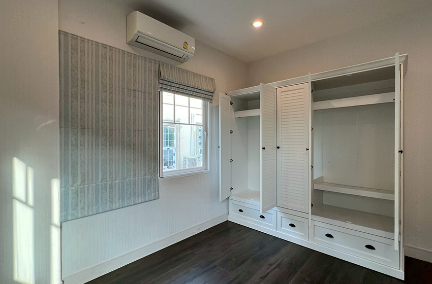 House with Shared Pool in Bangnatrad : Nantawan Bangna Km.7 